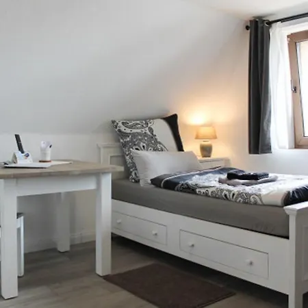 Friendly - Klinkerhof Homestay *