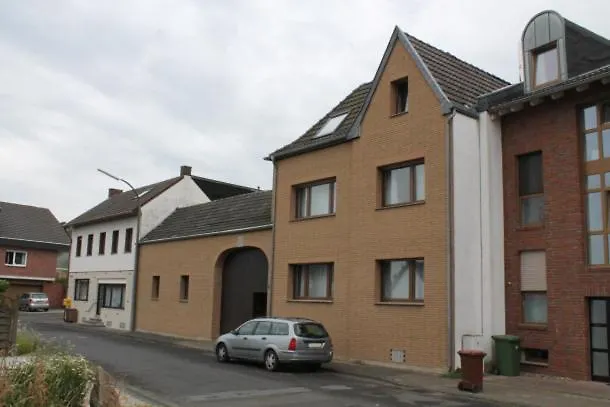 Проживание в семье Friendly - Klinkerhof Борнхайм